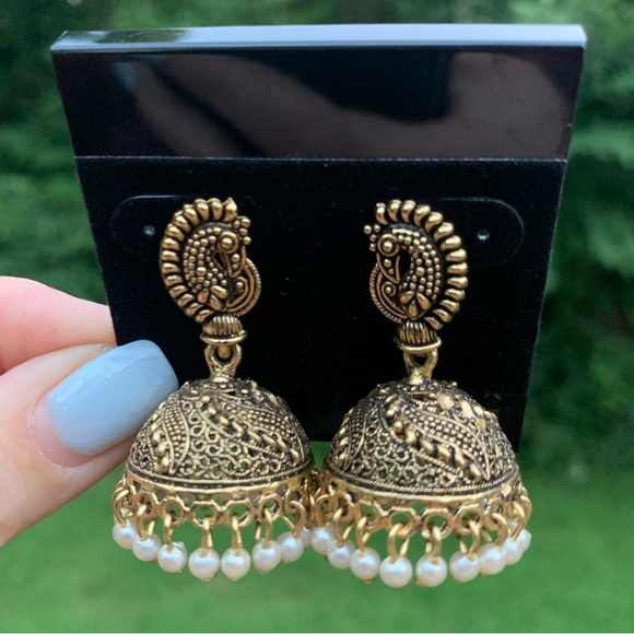 NWT Bell Shape Engraved Fringe Shaker Earrings - Picture 3 of 5